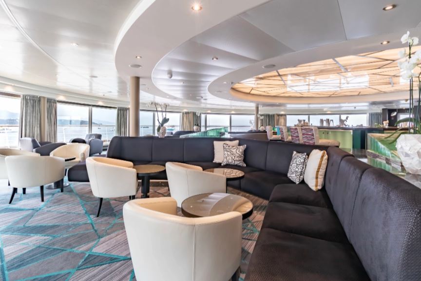 Seabourn Sojourn Observation Bar